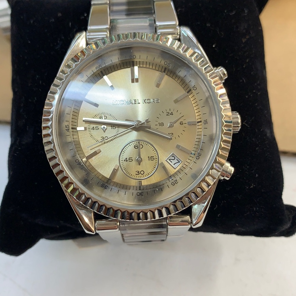 Michael kors unisex watch model number MK5962